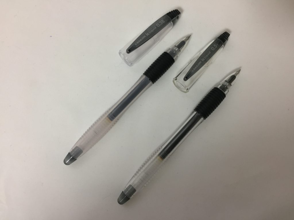 ふくらみボディが特徴の滑らかなボールペン icリキッド | ペン回し 